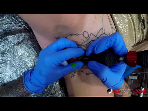 ❤️ Extremamente tatuada, a brasa Sully Savage fez uma tatuagem no seu clítoris Apenas porno em pt.sexafinkarasskaz.ru ❌❤